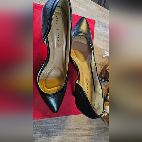 Elegant Black Women's Pumps 7.5 - Picture 7 of 7